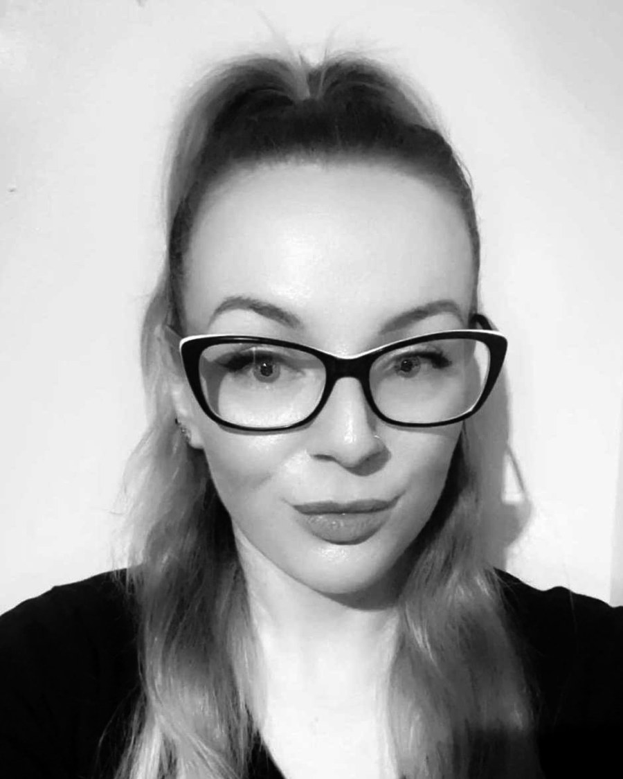 Kim, Beauty Therapist